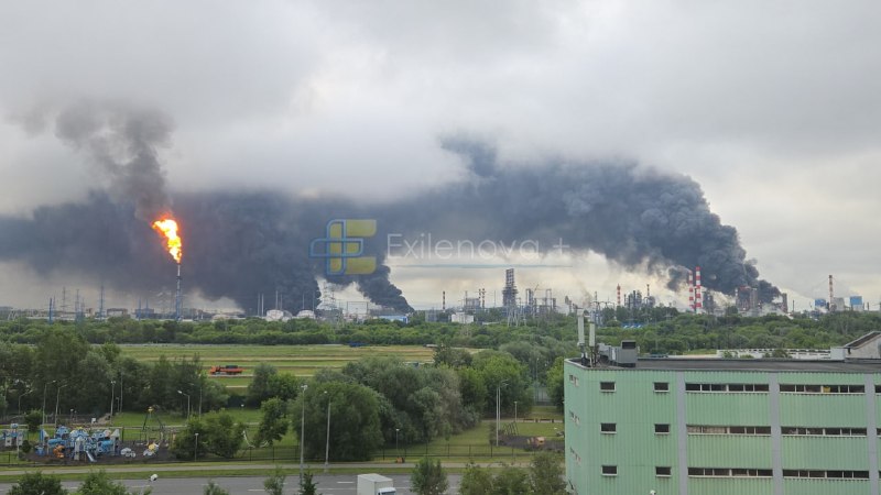 Several columns of smoke rising from oil refinery in Kapotnya, Moscow region