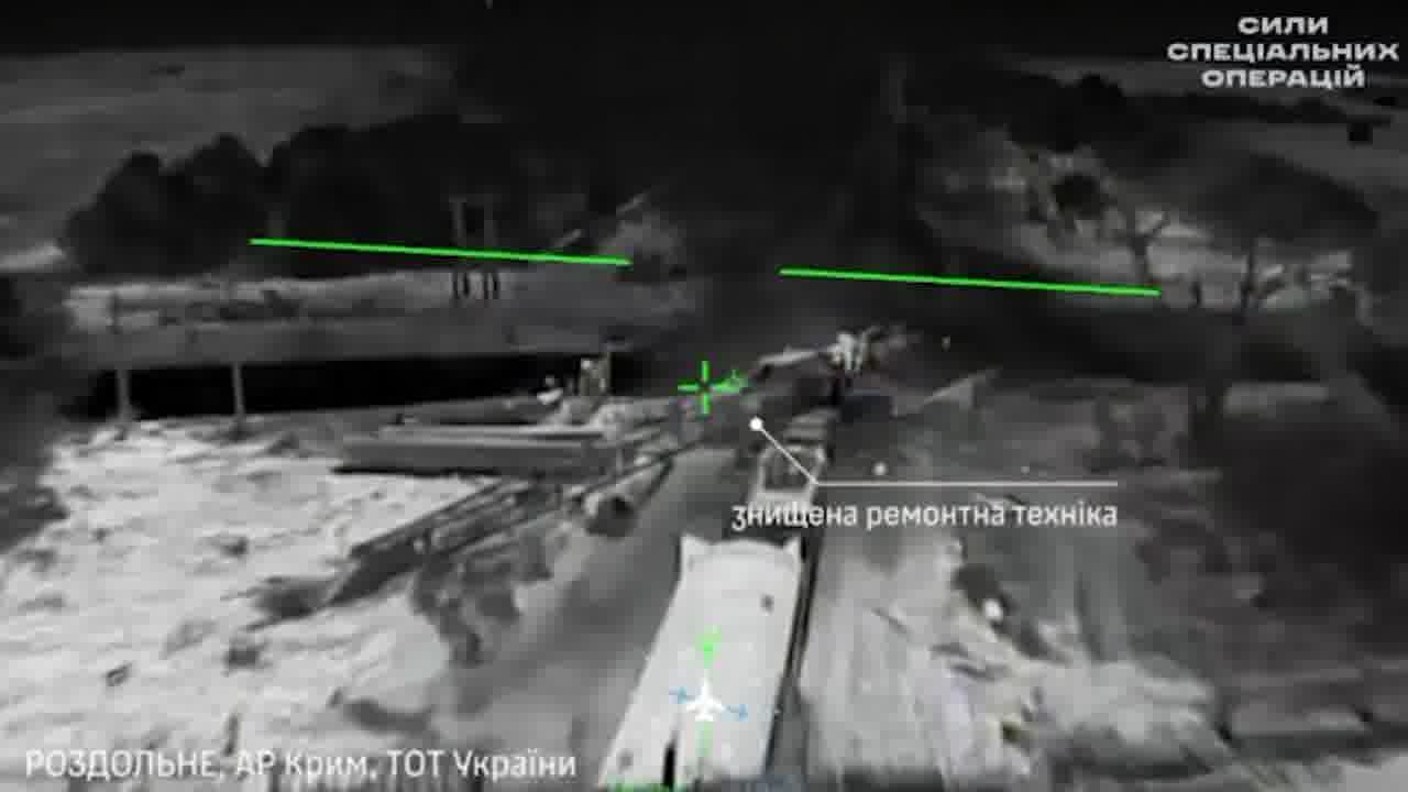 Video of the strike at the railway bridge near Rozdolne in occupied Crimea