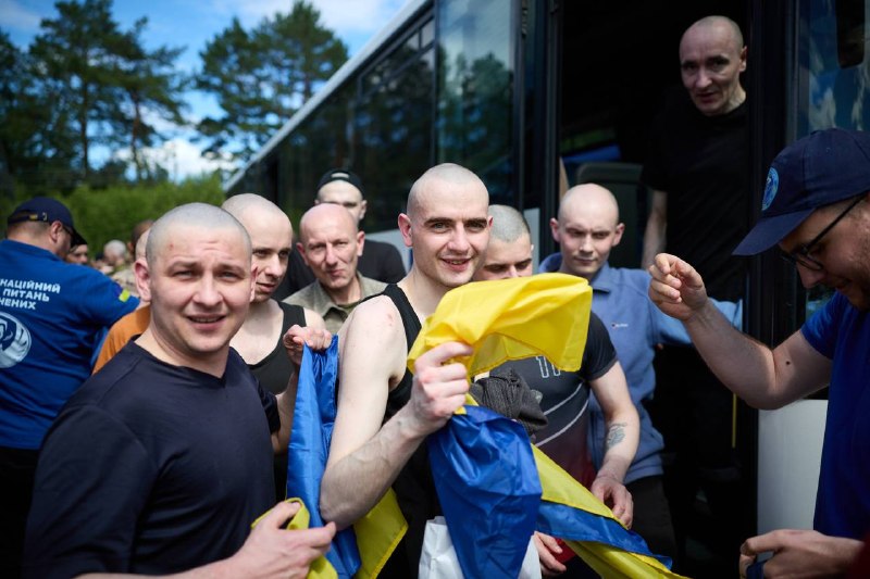 160 Ukrainian servicemen have been freed from the Russian captivity in a new POWs swap