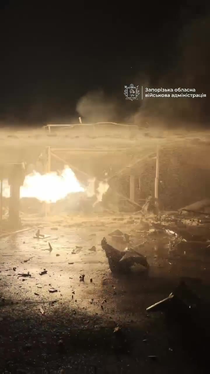 Fuel station is on fire in Zaporizhzia