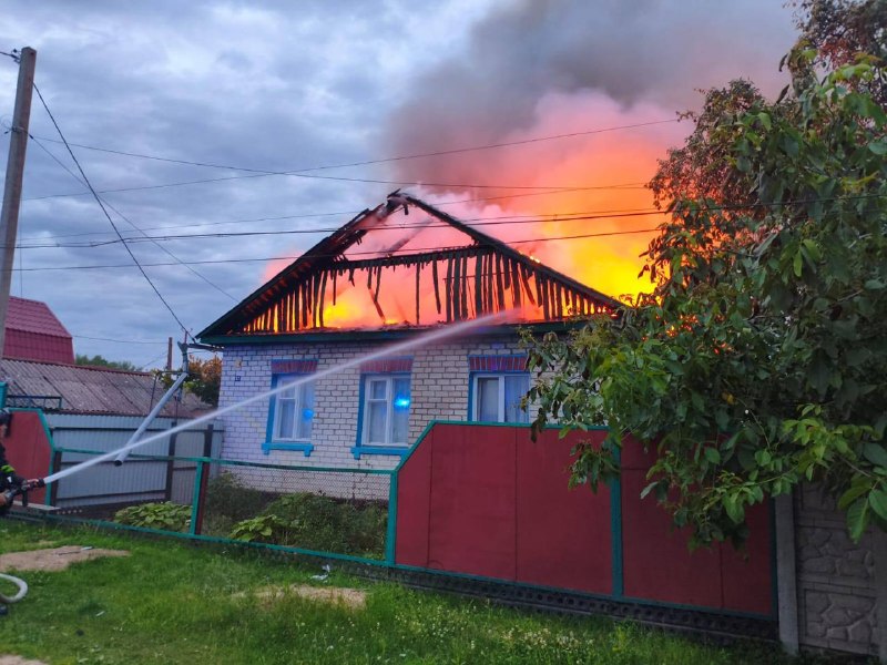 Внаслідок ударів дронів у Чернігові постраждали 3 особи