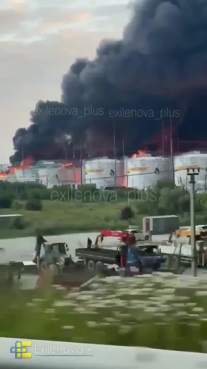 Massive fire at the oil refinery in Slavyansk-na-Kubani