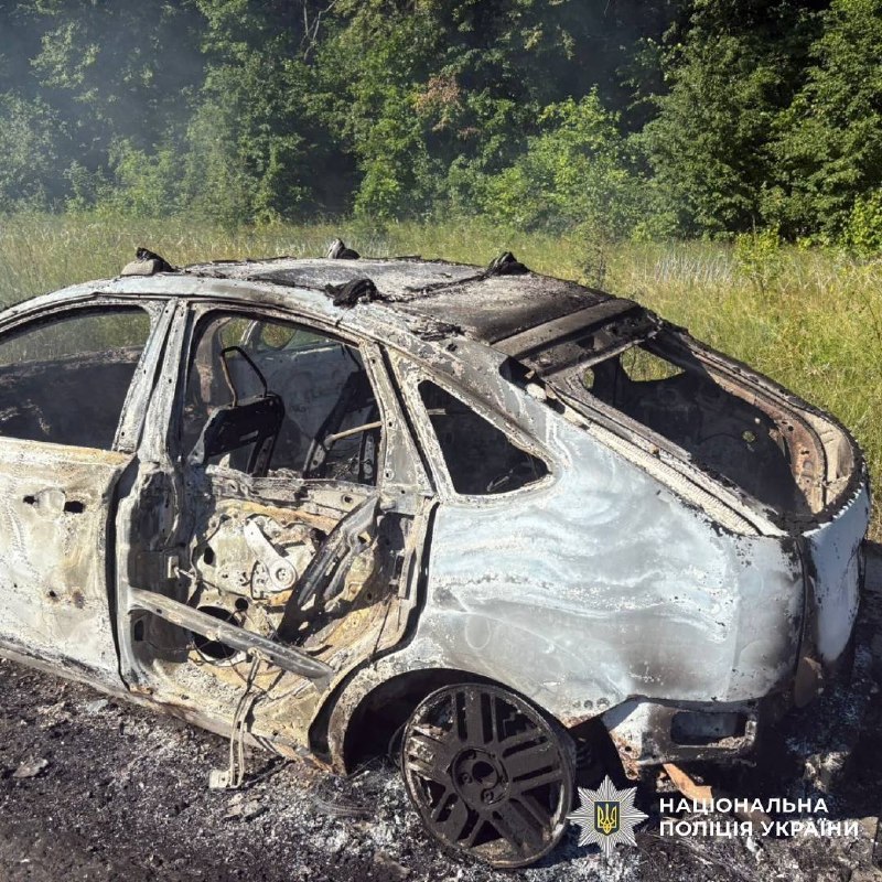 Drei Menschen wurden bei einem Drohnenangriff auf ein Zivilfahrzeug in der Gemeinde Staryi Saltiv im Bezirk Chuhuiv verletzt.