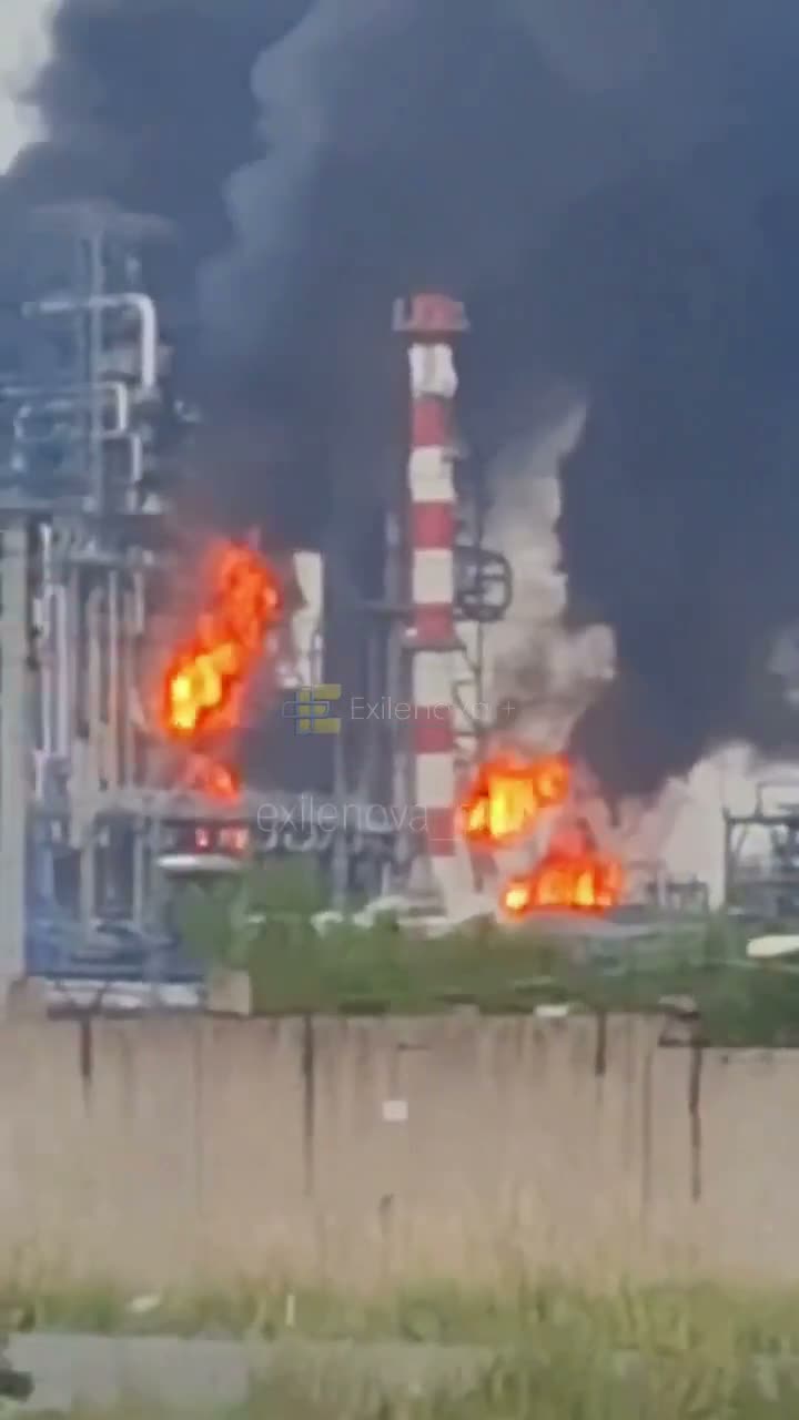 Video of fire at the Omsk oil refinery
