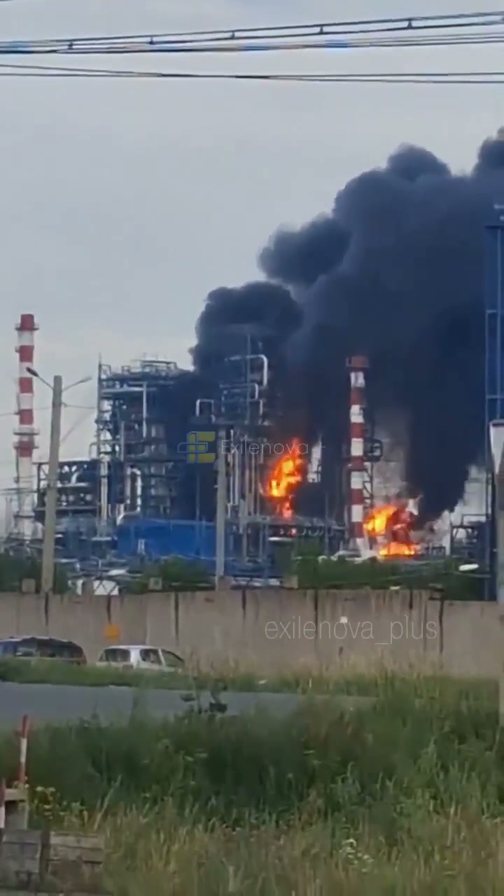 Video of fire at the Omsk oil refinery