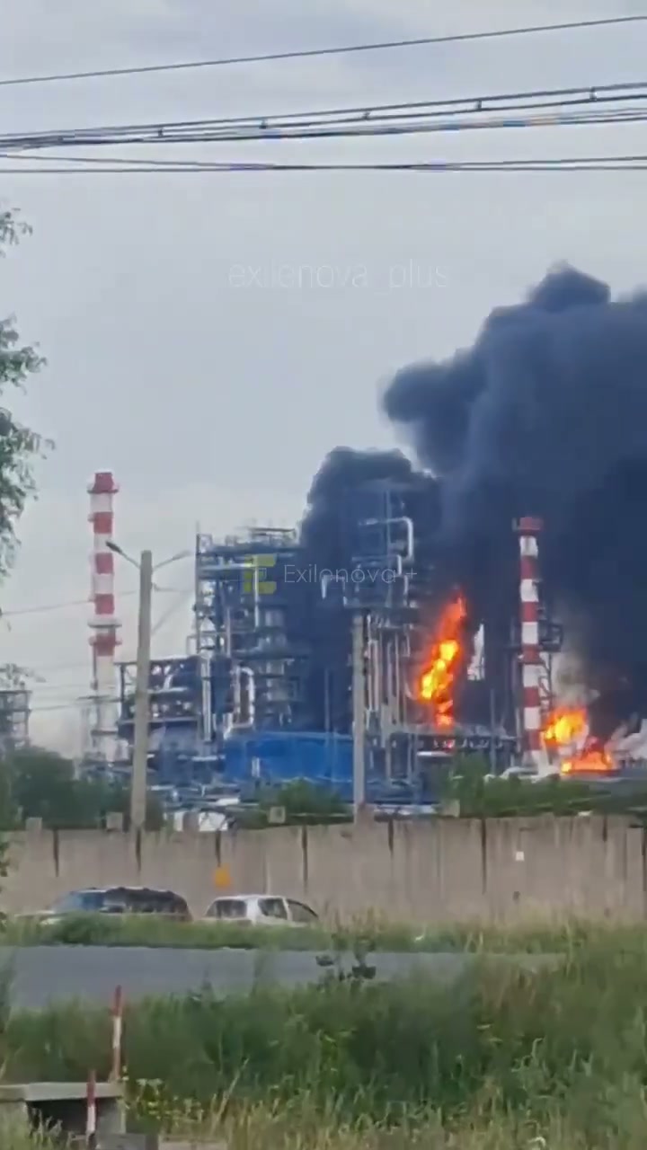 Video of fire at the Omsk oil refinery
