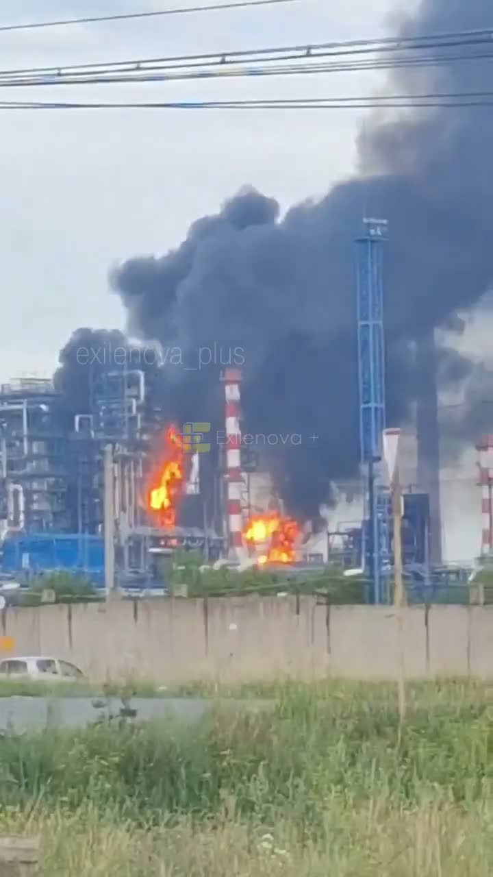 Video of fire at the Omsk oil refinery