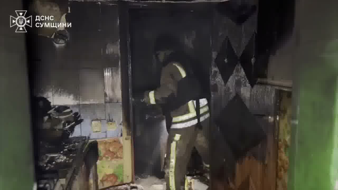 Shostka district: rescuers extinguished a fire in a residential area caused by  Russian UAV attack