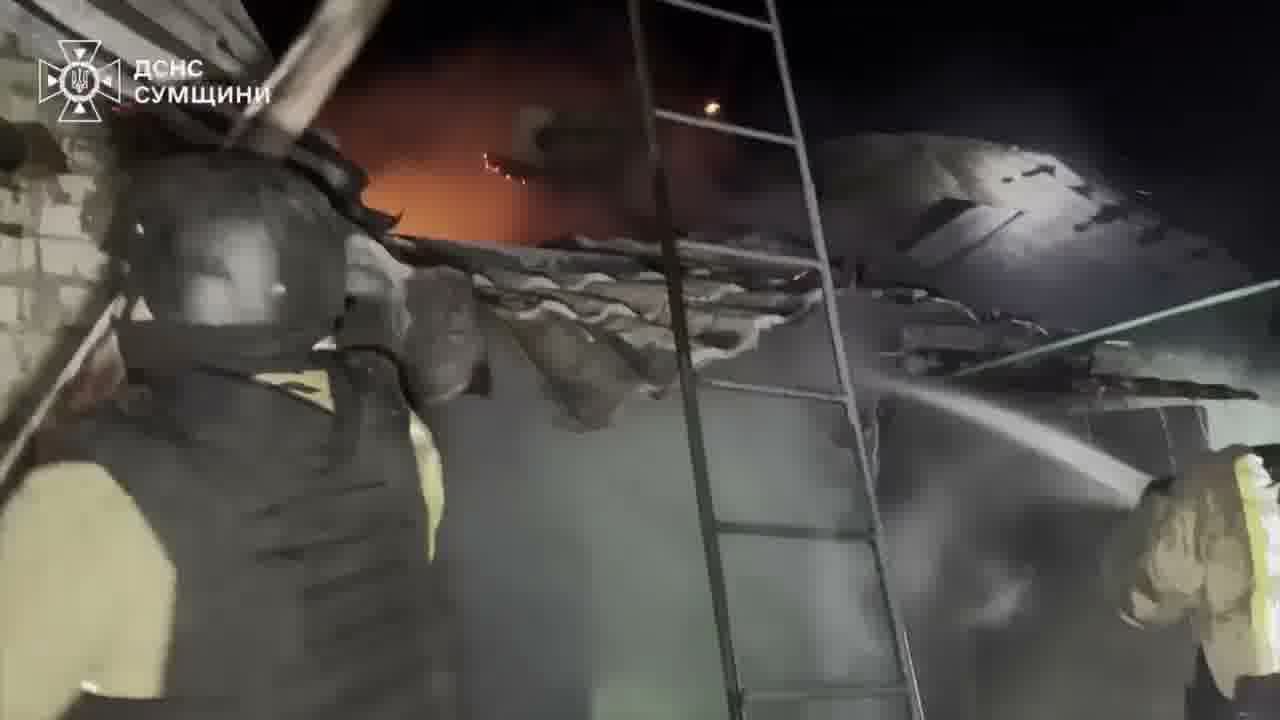 Shostka district: rescuers extinguished a fire in a residential area caused by  Russian UAV attack