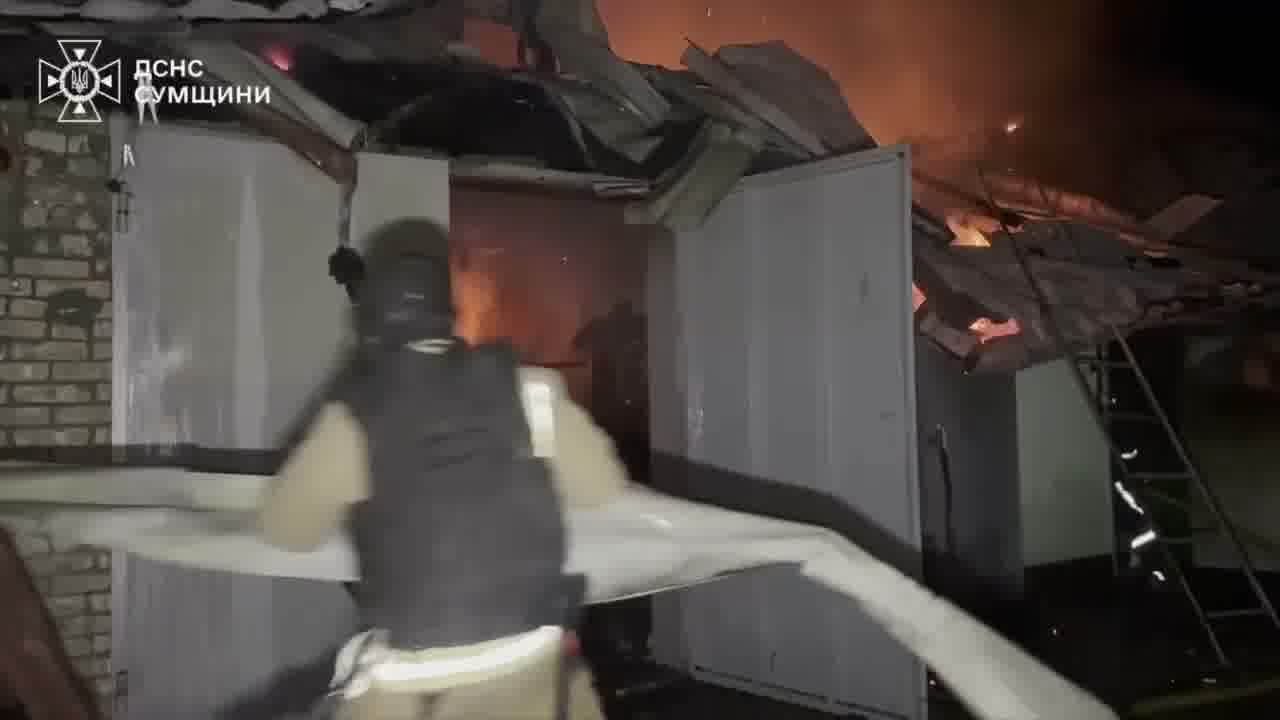 Shostka district: rescuers extinguished a fire in a residential area caused by  Russian UAV attack