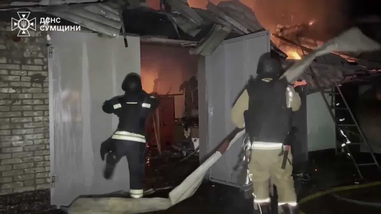 Shostka district: rescuers extinguished a fire in a residential area caused by  Russian UAV attack