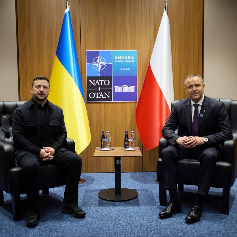Прэзідэнт Украіны сустрэўся з прэзідэнтам Польшчы ў Анкары. У нас адна агульная пагроза: гэта Расія, а Польшчы і Украіне патрэбныя толькі моцныя адносіны. Мы дамовіліся працягваць дыялог