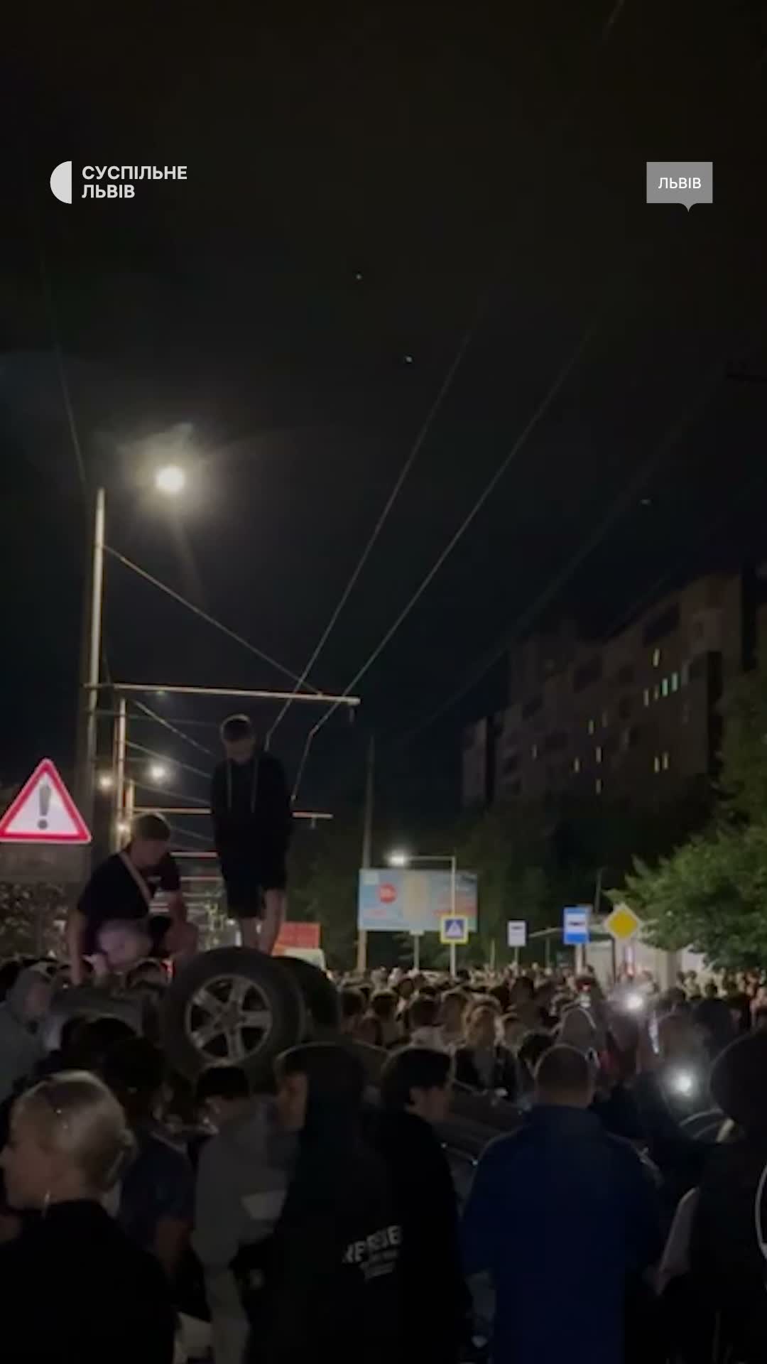 У Львове абвастрыўся пратэст пасля спробы паліцыі затрымаць меркаванага ўхіляльніка ад прызыву