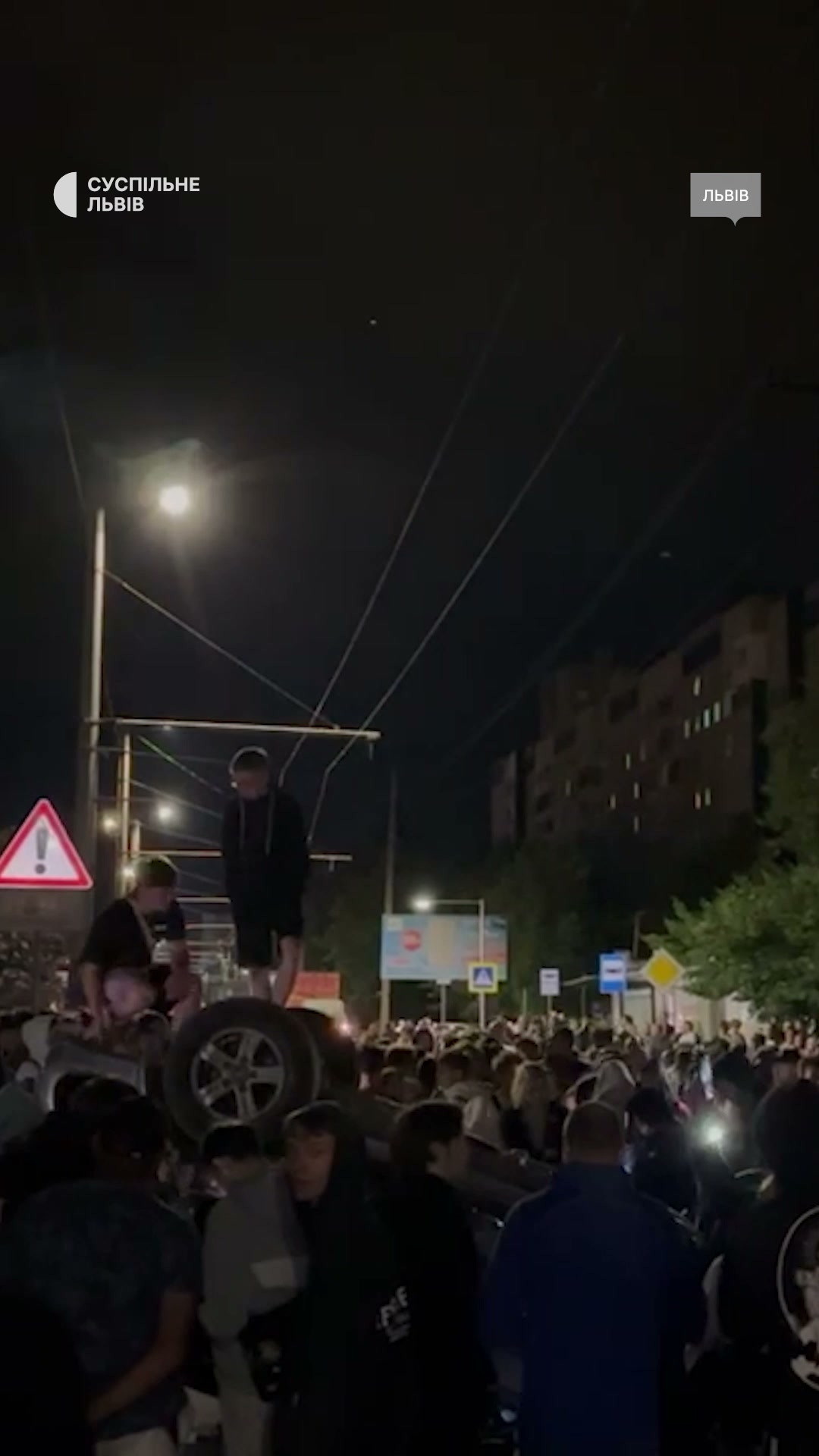 Tensions at protest in Lviv after military and police attempt to detain alleged draft dodger