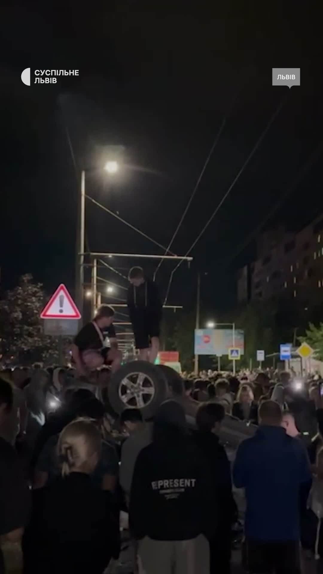 Tensions at protest in Lviv after military and police attempt to detain alleged draft dodger