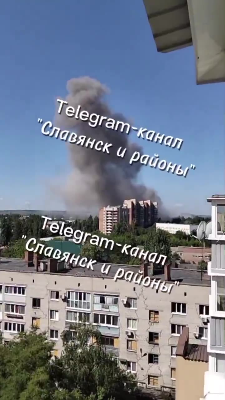 A Russian KAB glide-bomb impacted the city of Slovyansk, Donetsk Oblast, a short time ago
