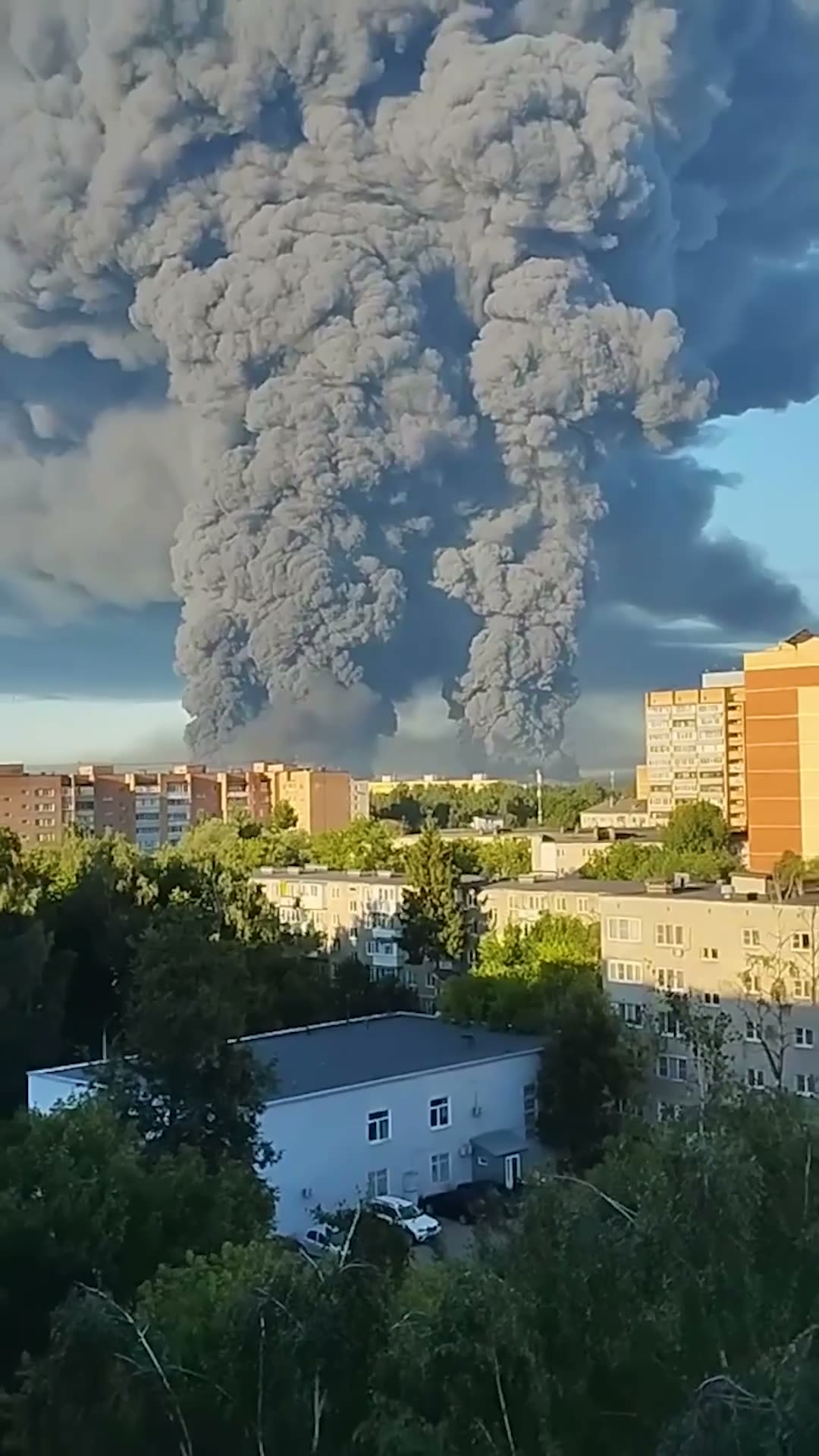 Zelensky: In response to Russian attacks on our civilian infrastructure, our cities and communities, two significant logistics facilities were hit - in the Moscow and Tambov regions, at a distance of more than 500 and about 700 kilometers from the front line. They were used by the aggressor to ensure the supply of sanctioned components for the production of drones and navigation equipment. An oil facility was also hit. In addition, Ukrainian middlestrikes worked on targets in the waters of the Sea of Azov and the Black Sea, and in our temporarily occupied Crimea