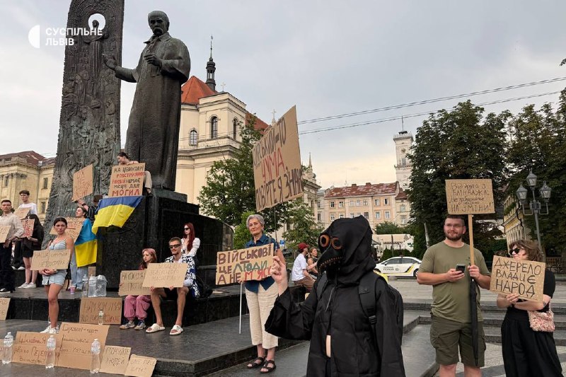 The third day of rallies after Fedorov's resignation — the photo shows protesters in Kyiv, Vinnytsia, Lviv, Khmelnytskyi, Dnipro, Mykolaiv, Ternopil, Kropyvnytskyi, Ivano-Frankivsk, Odessa, Uzhhorod, and Cherkasy