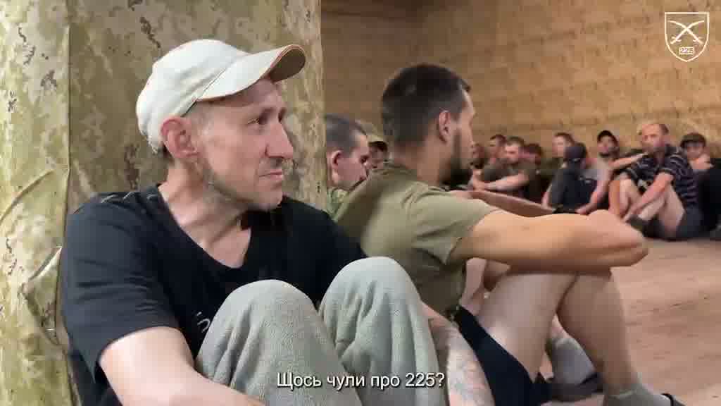 225th Assault Regiment captured 64 Russian soldiers in a week. They were supposed to infiltrate behind Ukrainian positions unnoticed. Not to engage in combat. To search for UAV crews, collect intelligence and plant Russian flags for the next videos about captured villages. Instead, they were captured. The fighters of the 225th Separate Assault Regiment cleared the infiltrated  groups in the areas of Ternuvate, Kosivtsevo, Rizdvyanka, Verkhnyaya Tersa and Vozdvizhivka