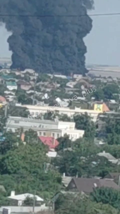 Large fire in Mariupol
