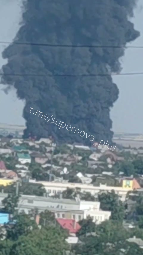 Large fire in Mariupol