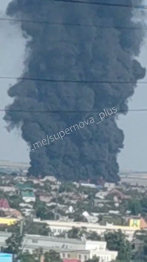 Large fire in Mariupol
