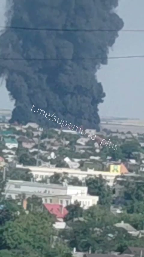 Large fire in Mariupol