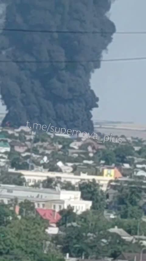 Large fire in Mariupol