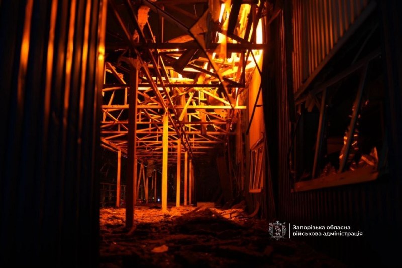 Big fire as result of Russian strike at the warehouse in Zaporizhzhia 