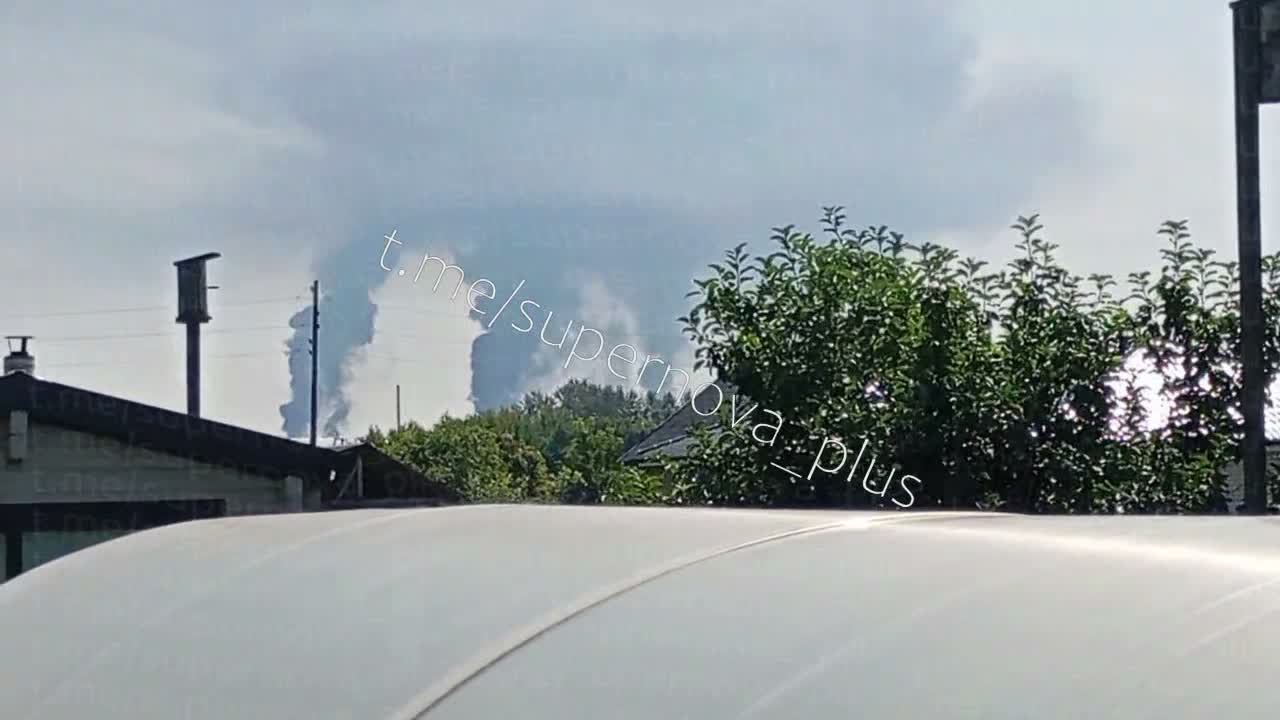 Smoke is rising at the oil refinery in Tyumen