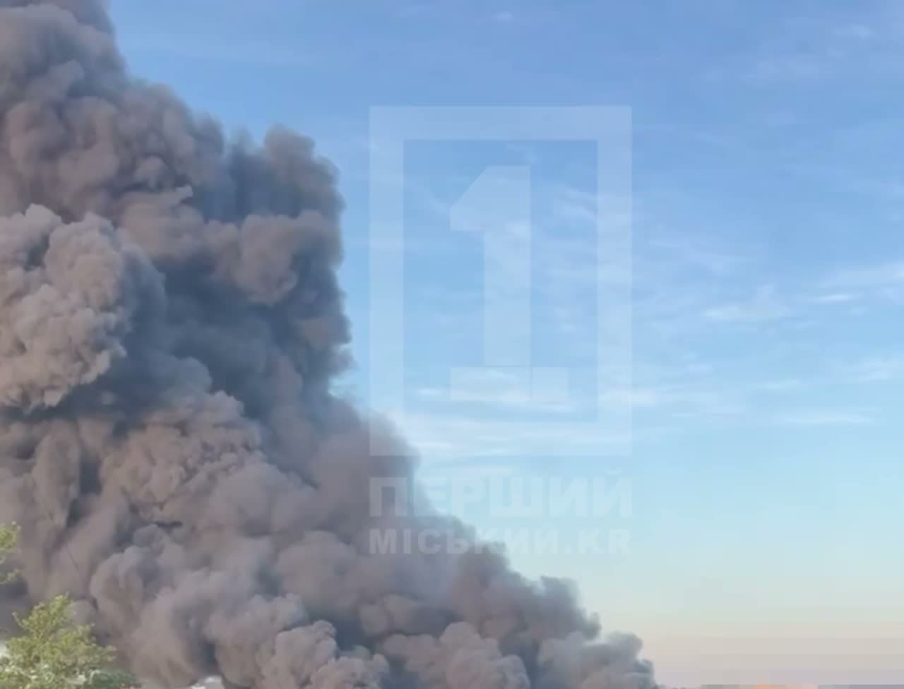 Smoke is rising in Kryvyi Rih after explosions 