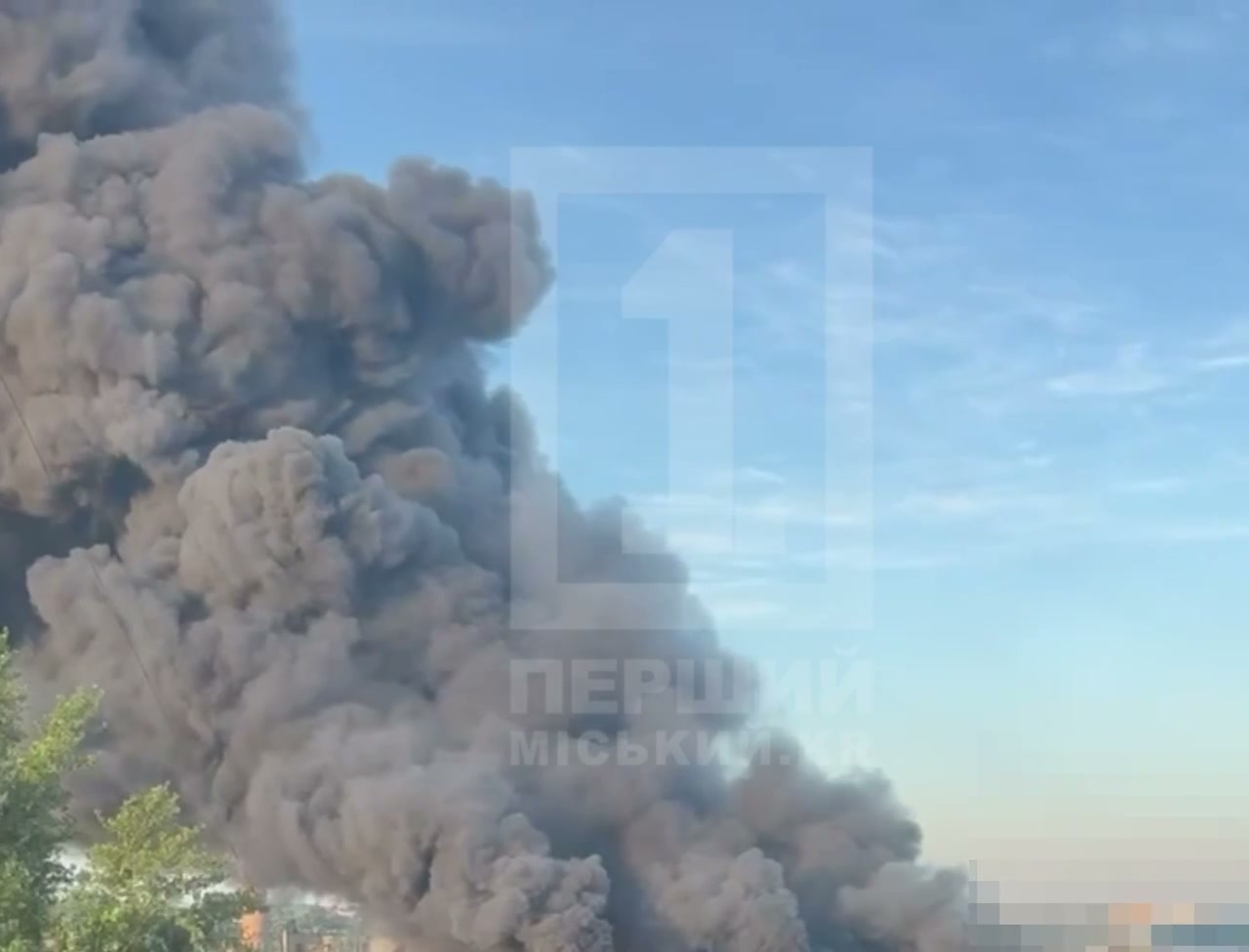 Smoke is rising in Kryvyi Rih after explosions 