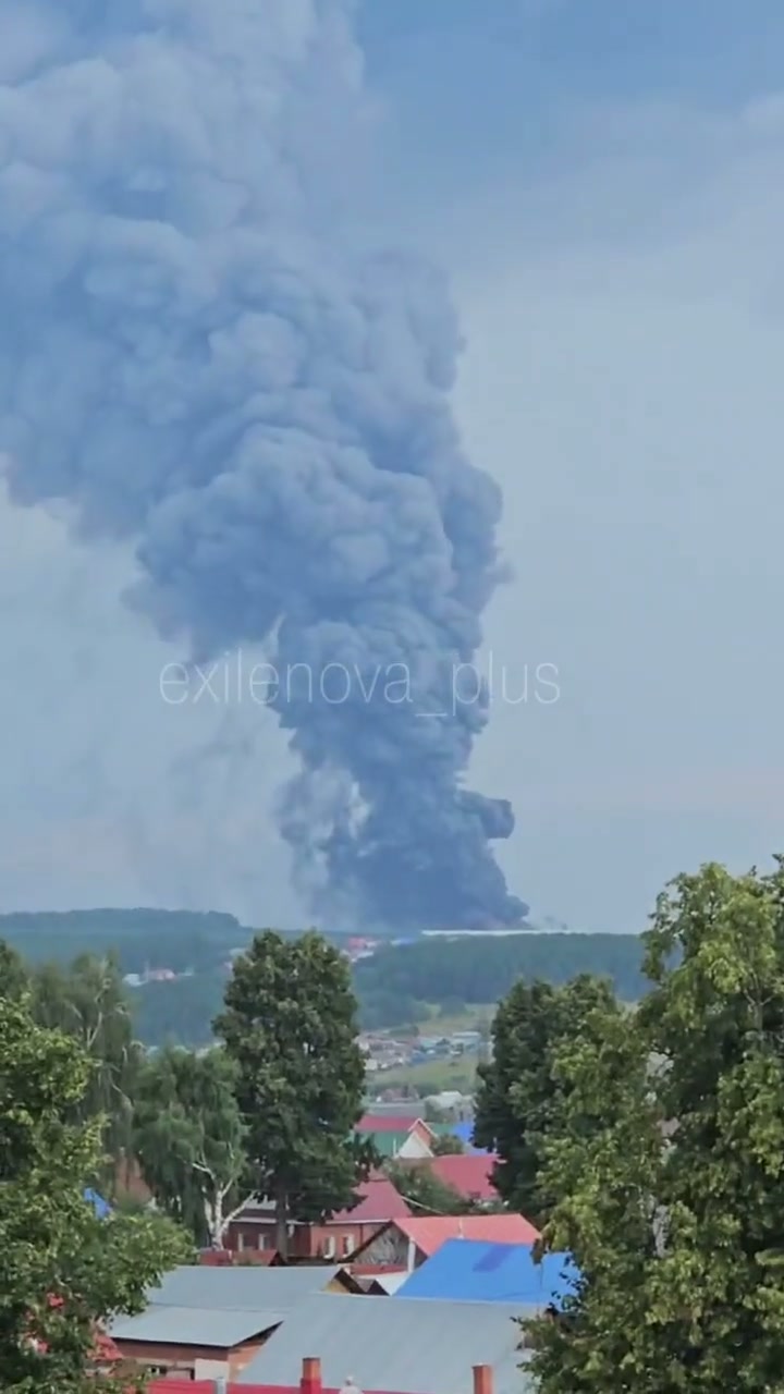 Wildberries warehouse in Sarapul is on fire as result of drones strikes