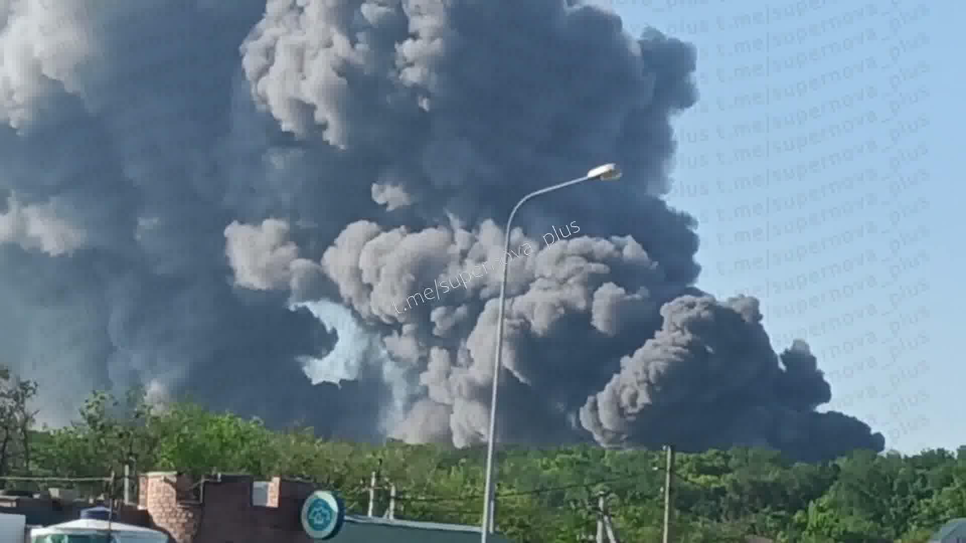 Fire at the warehouses in Novosemeykino of Samara region