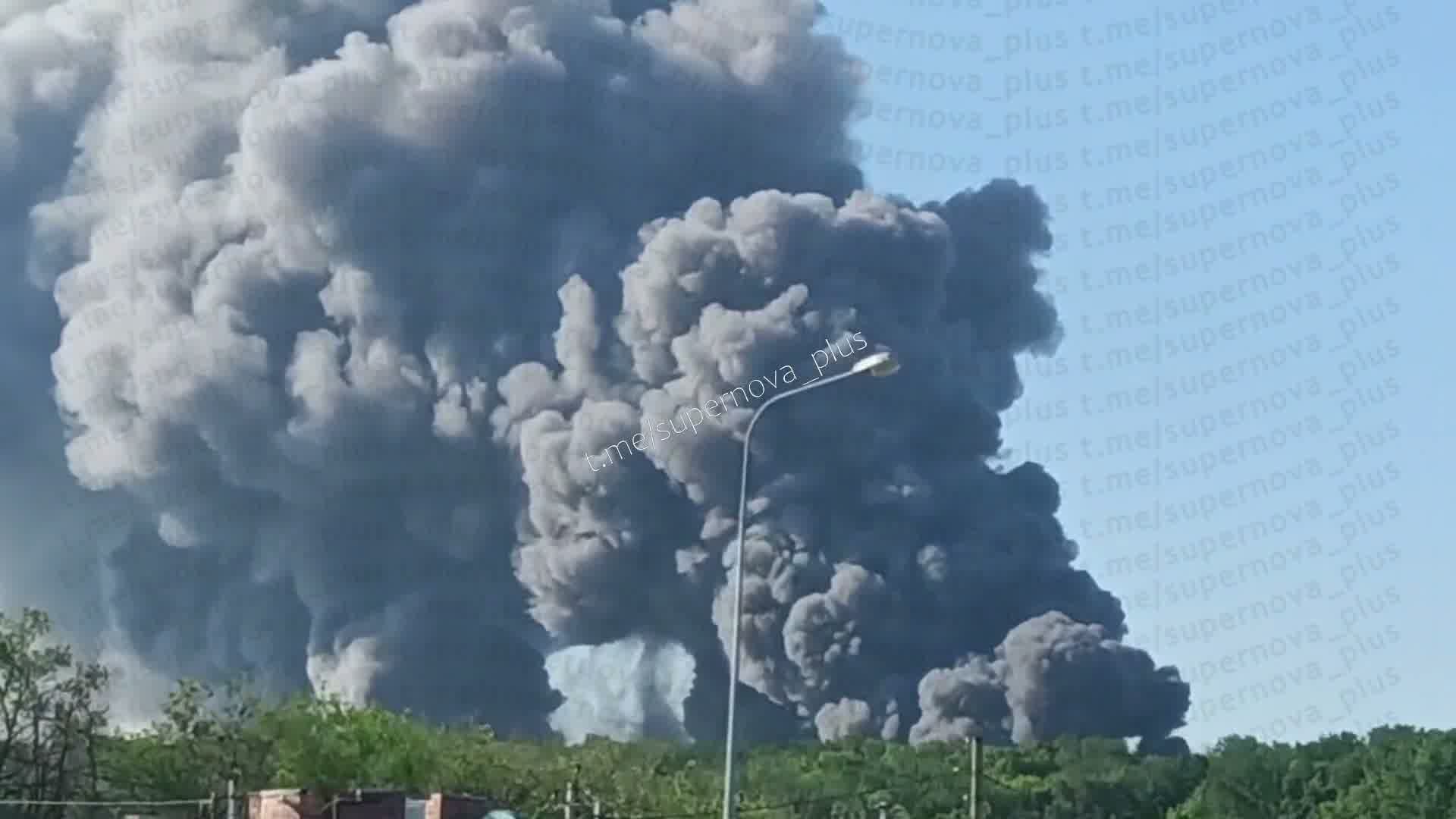 Fire at the warehouses in Novosemeykino of Samara region