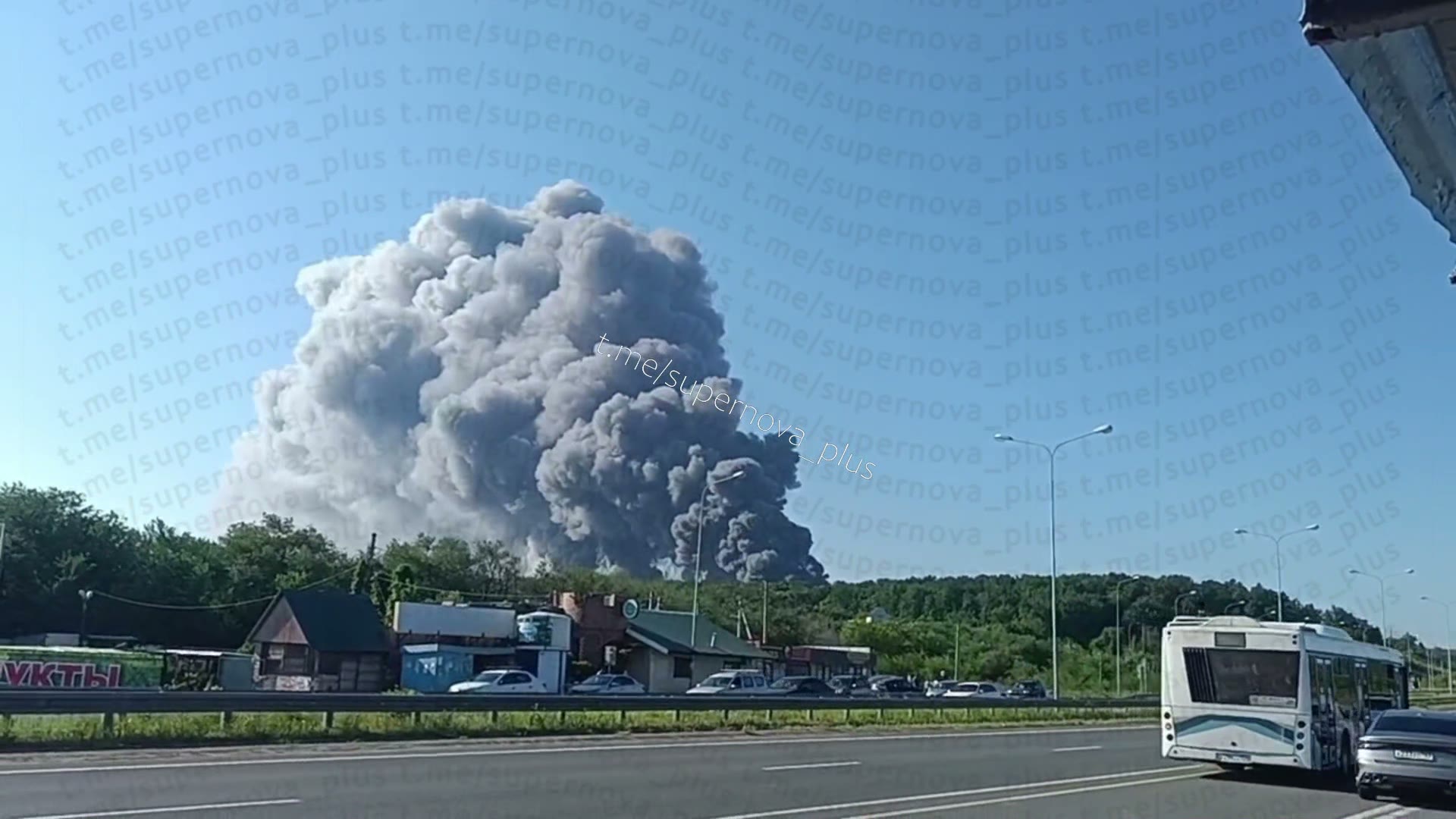 Fire at the warehouses in Novosemeykino of Samara region