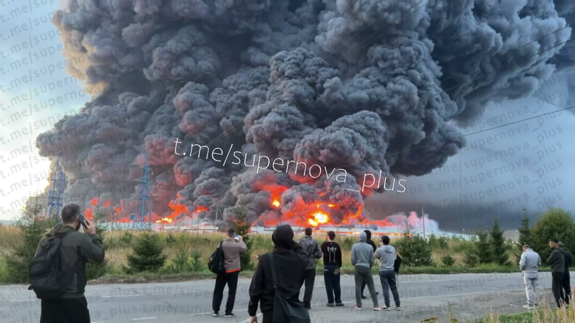 Large fire at the warehouses in Koledino, Moscow region