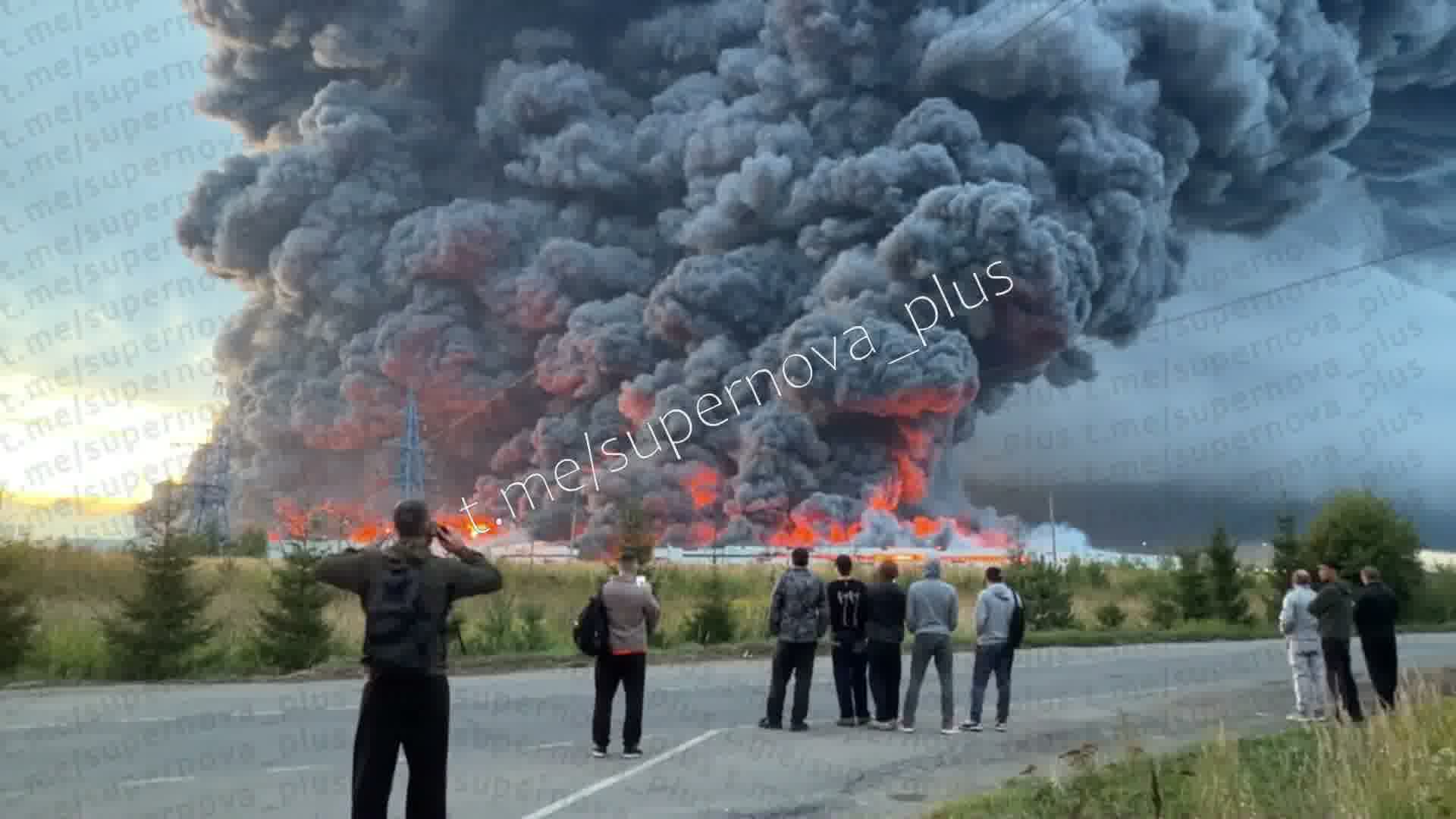 Large fire at the warehouses in Koledino, Moscow region