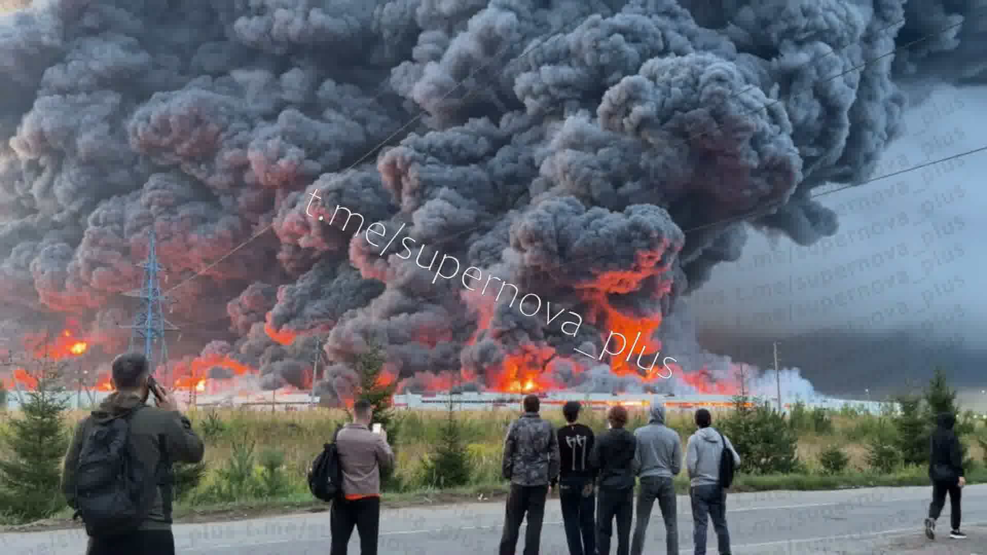 Large fire at the warehouses in Koledino, Moscow region