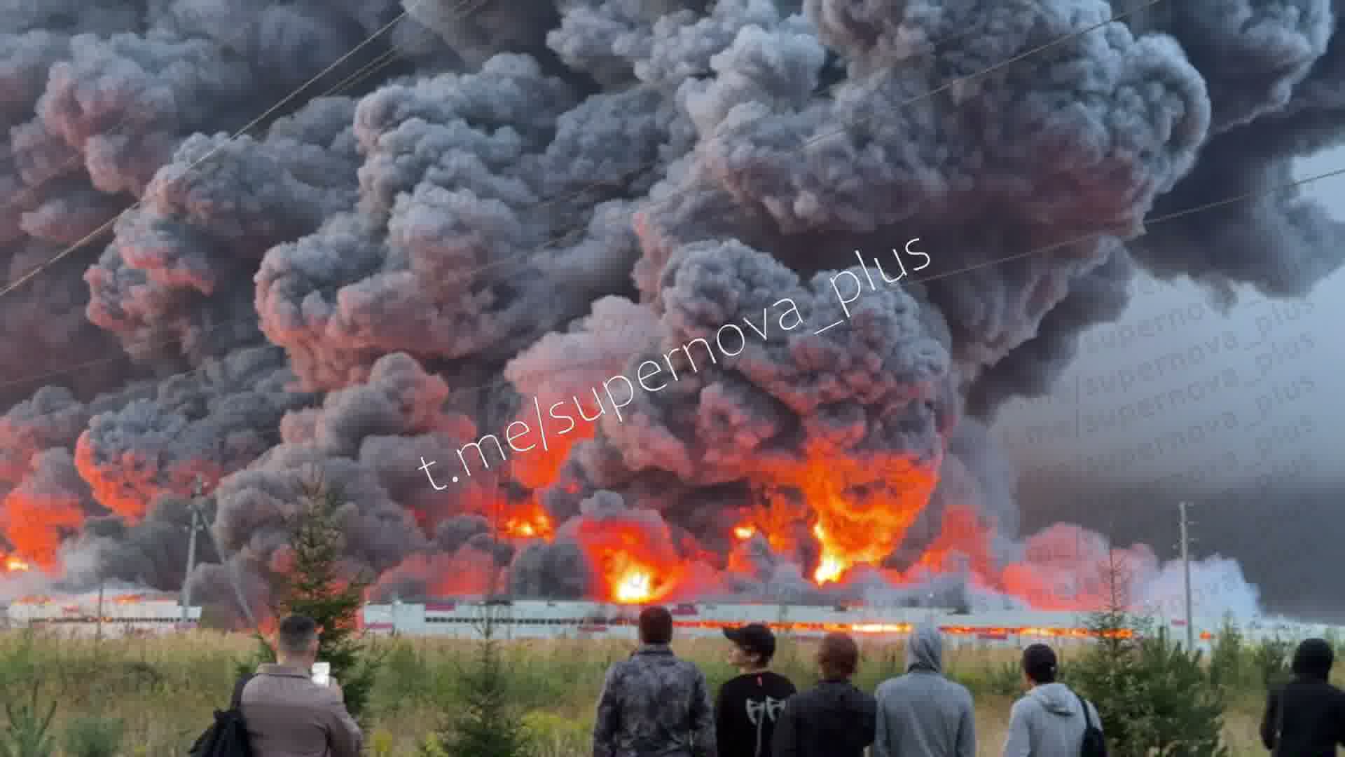 Large fire at the warehouses in Koledino, Moscow region
