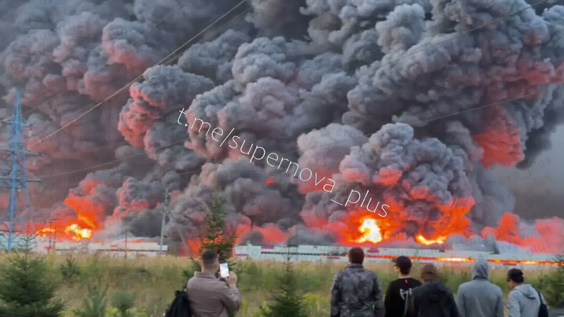 Large fire at the warehouses in Koledino, Moscow region