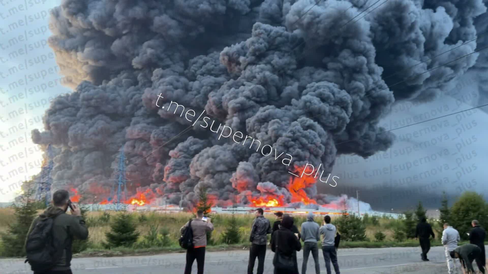 Large fire at the warehouses in Koledino, Moscow region