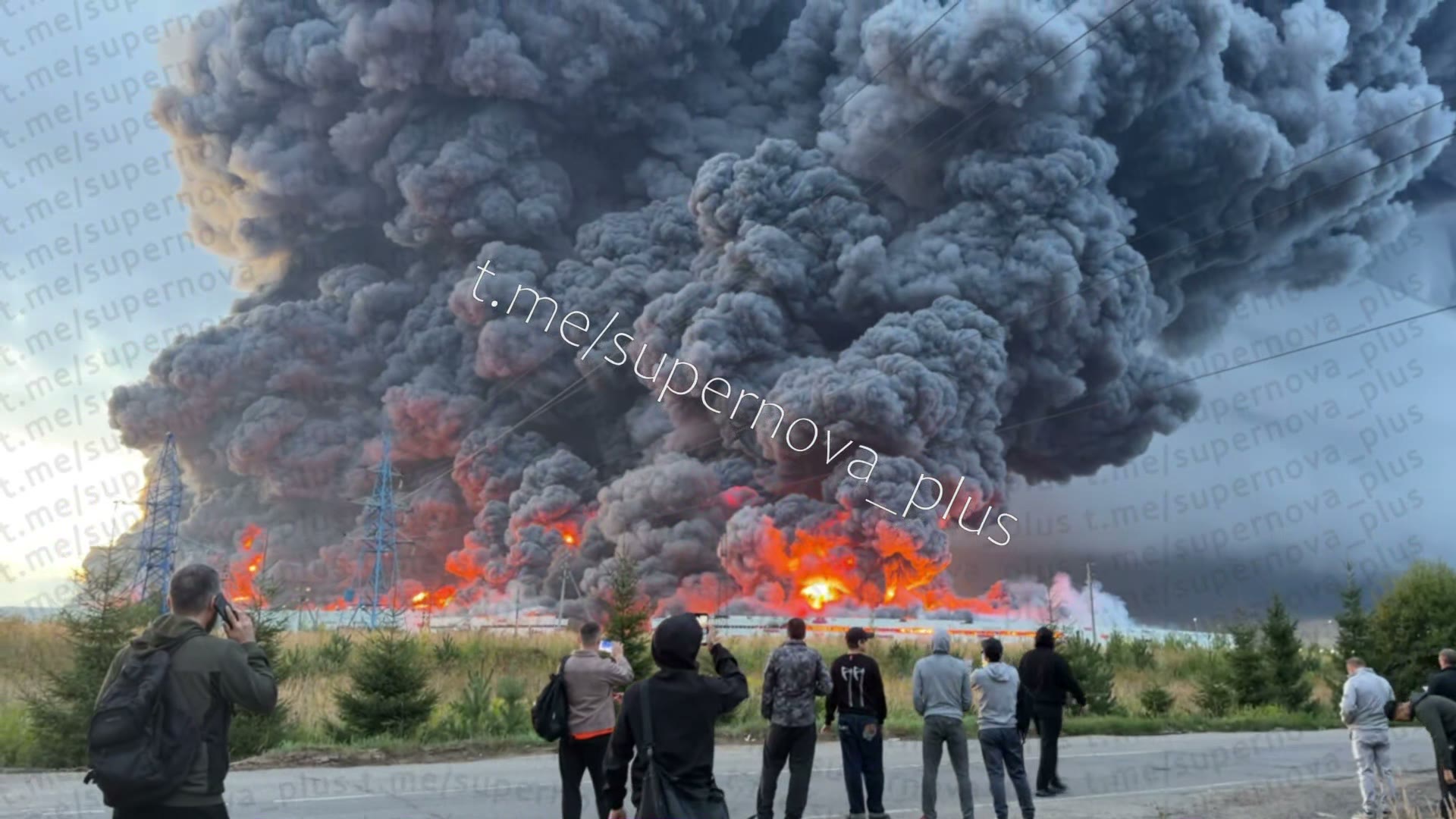 Large fire at the warehouses in Koledino, Moscow region