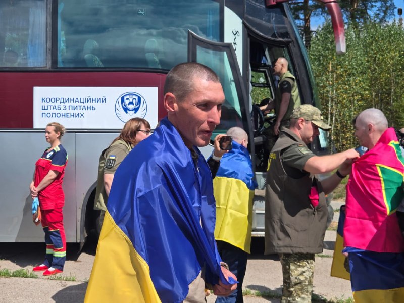 103 Ukrainian servicemen were released from Russian captivity in a new prisoners swap