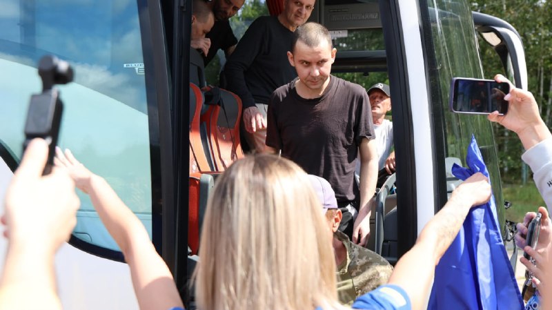 103 Ukrainian servicemen were released from Russian captivity in a new prisoners swap