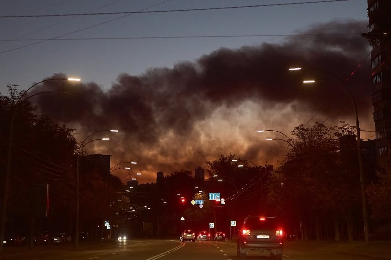 Fires in Kyiv as result of Russian missiles strikes. 2 people killed, 10 wounded 