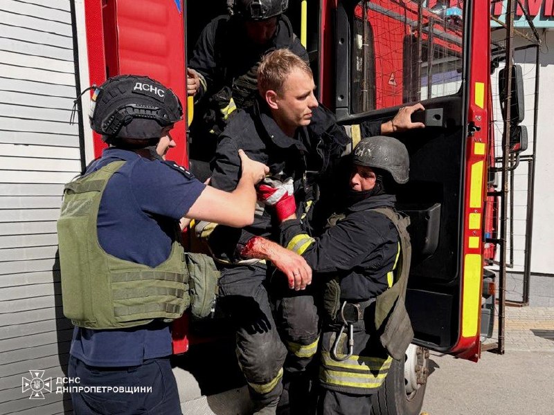 Two rescuers were injured as a result of shelling of Nikopol on the morning of September 8, the State Emergency Service reported.