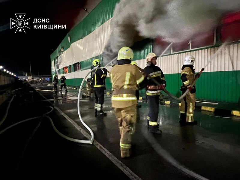 Bei einem Drohnenangriff auf ein Wohnhaus in Kiew wurden heute Morgen vier Menschen verletzt.