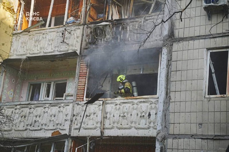 1 persona uccisa a seguito di un attacco con droni russo nel distretto di Dniprovskyi a Kyiv, 5 feriti