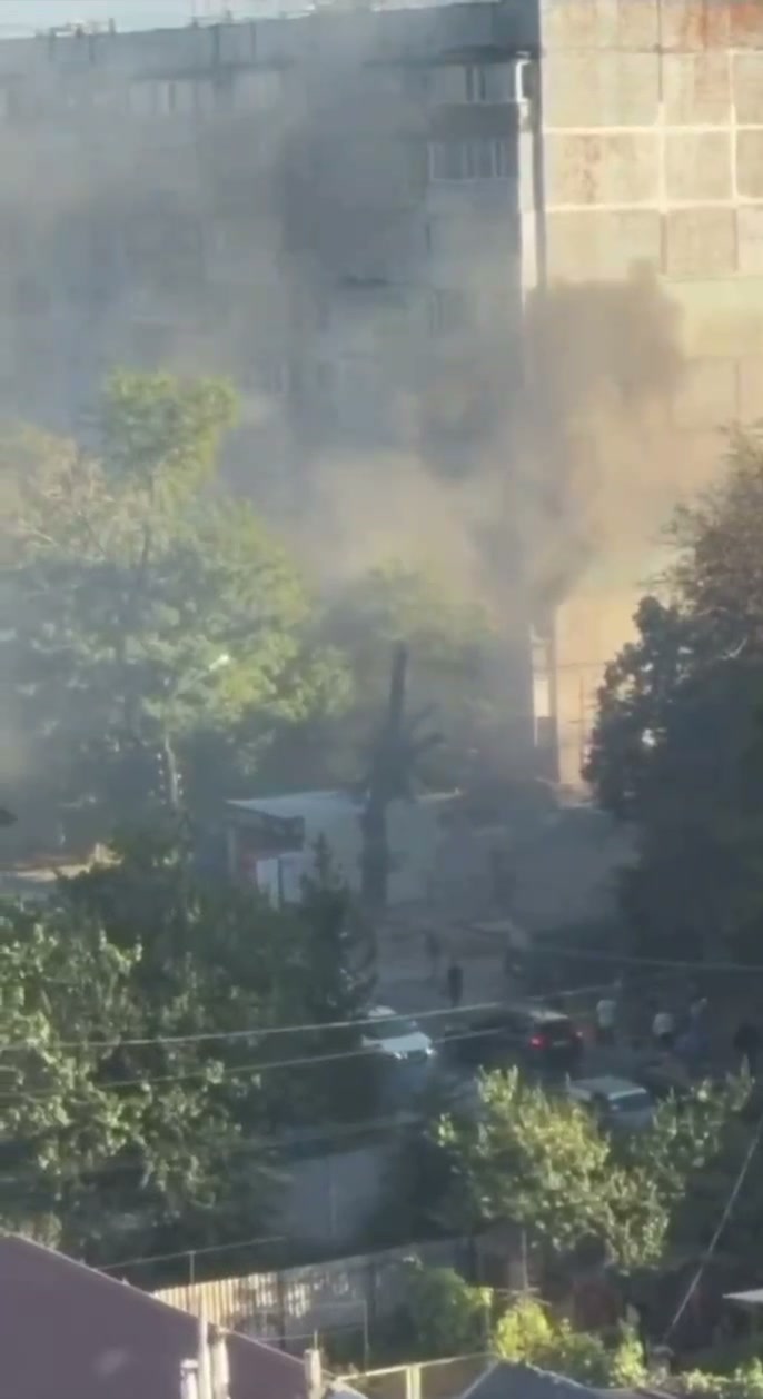 Drone atinge edifício residencial em Zaporizhzhia